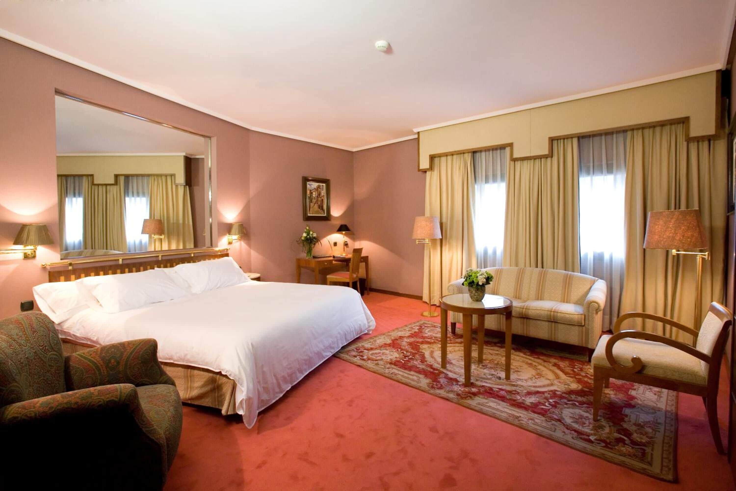 1 bedroom, minibar, in-room safe, desk