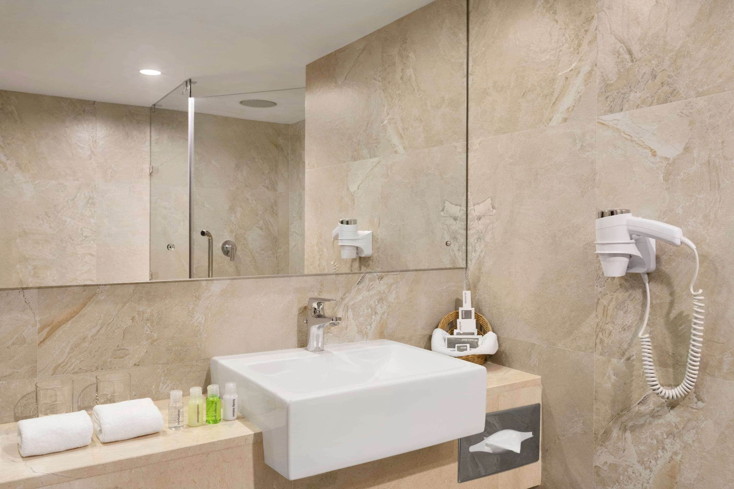 Photo - Ramada by Wyndham Colombo