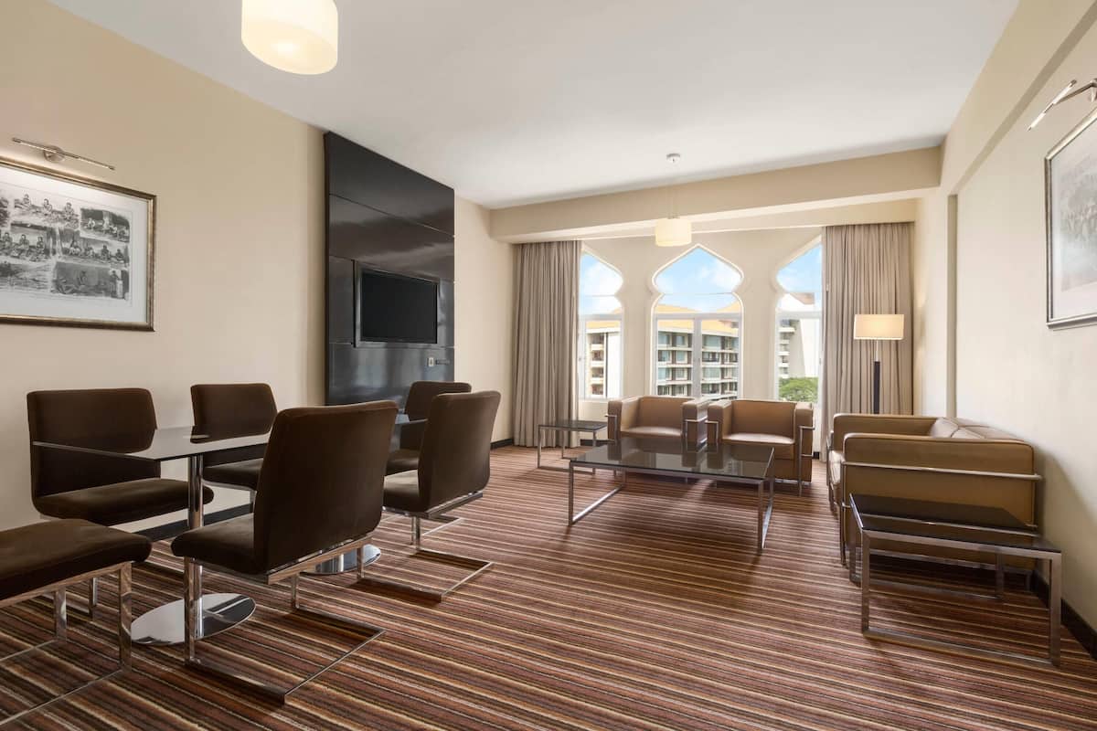 Executive Suite, 1 King Bed, Non Smoking | Premium bedding, down duvets, pillow-top beds, minibar
