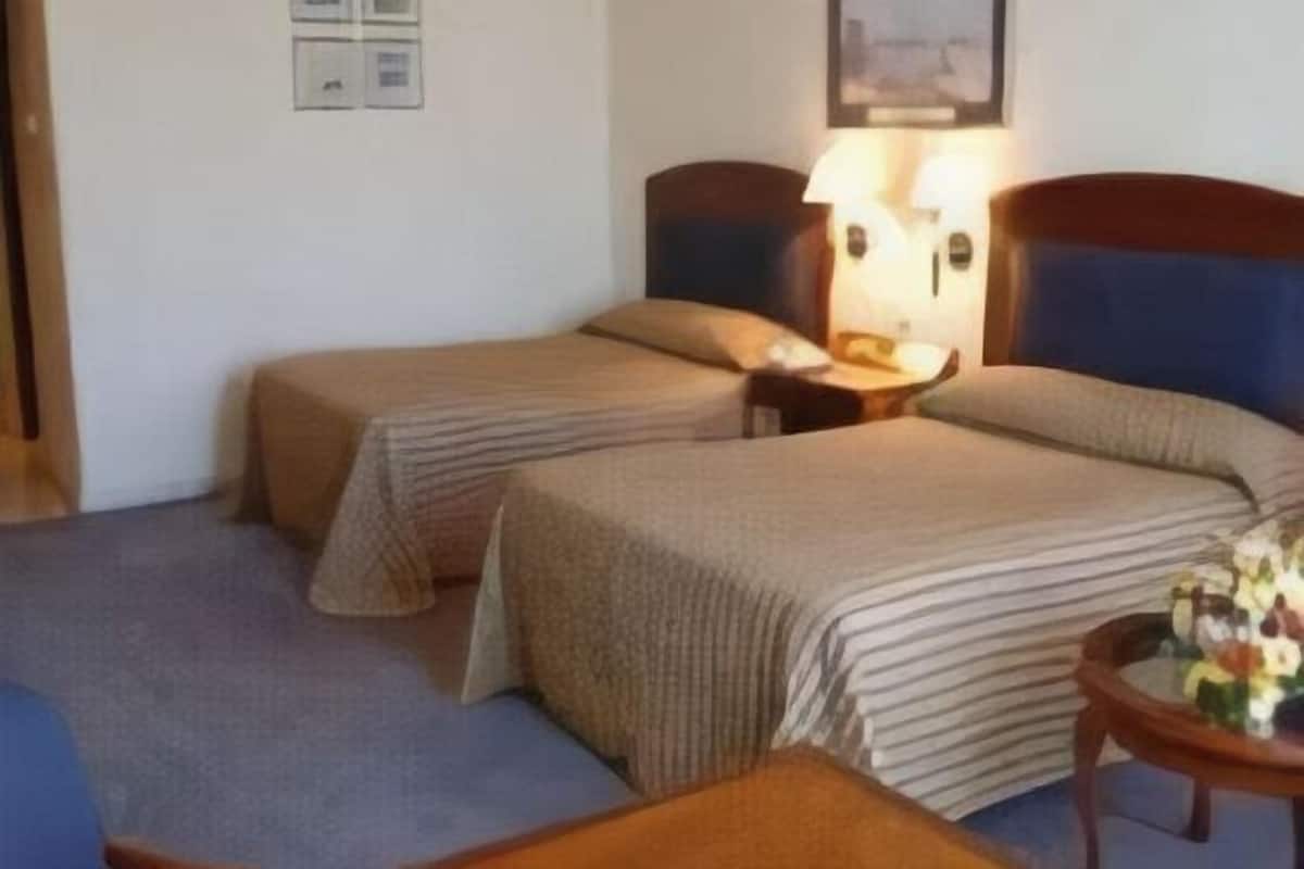 Hochwertige Bettwaren, Daunenbettdecken, Pillowtop-Betten, Minibar