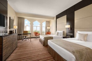 Bộ đồ giường cao cấp, chăn bông, nệm có lớp đệm bông, minibar 