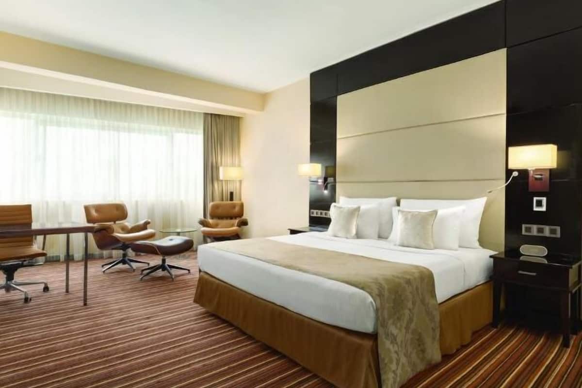 Hochwertige Bettwaren, Daunenbettdecken, Pillowtop-Betten, Minibar