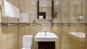 Superior-rum - 1 enkelsäng - icke-rökare | Badrum | Gratis toalettartiklar, hårtork och handdukar