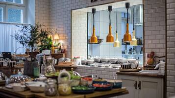 Free daily buffet breakfast