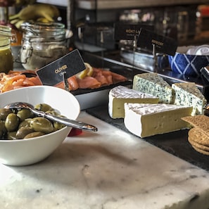 Desayuno bufé gratuito y diario