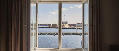 Superior Room, 1 Double Bed | Desk, laptop workspace, iron/ironing board, bed sheets