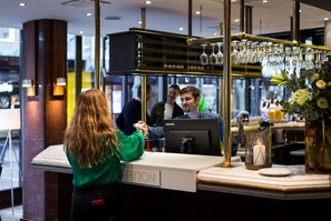 Alfresco dining, open daily