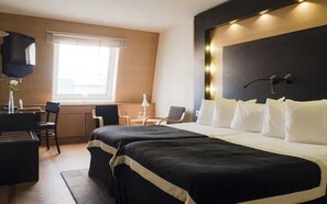 Premium bedding, in-room safe, desk, laptop workspace - Hotel Lundia (Lund)