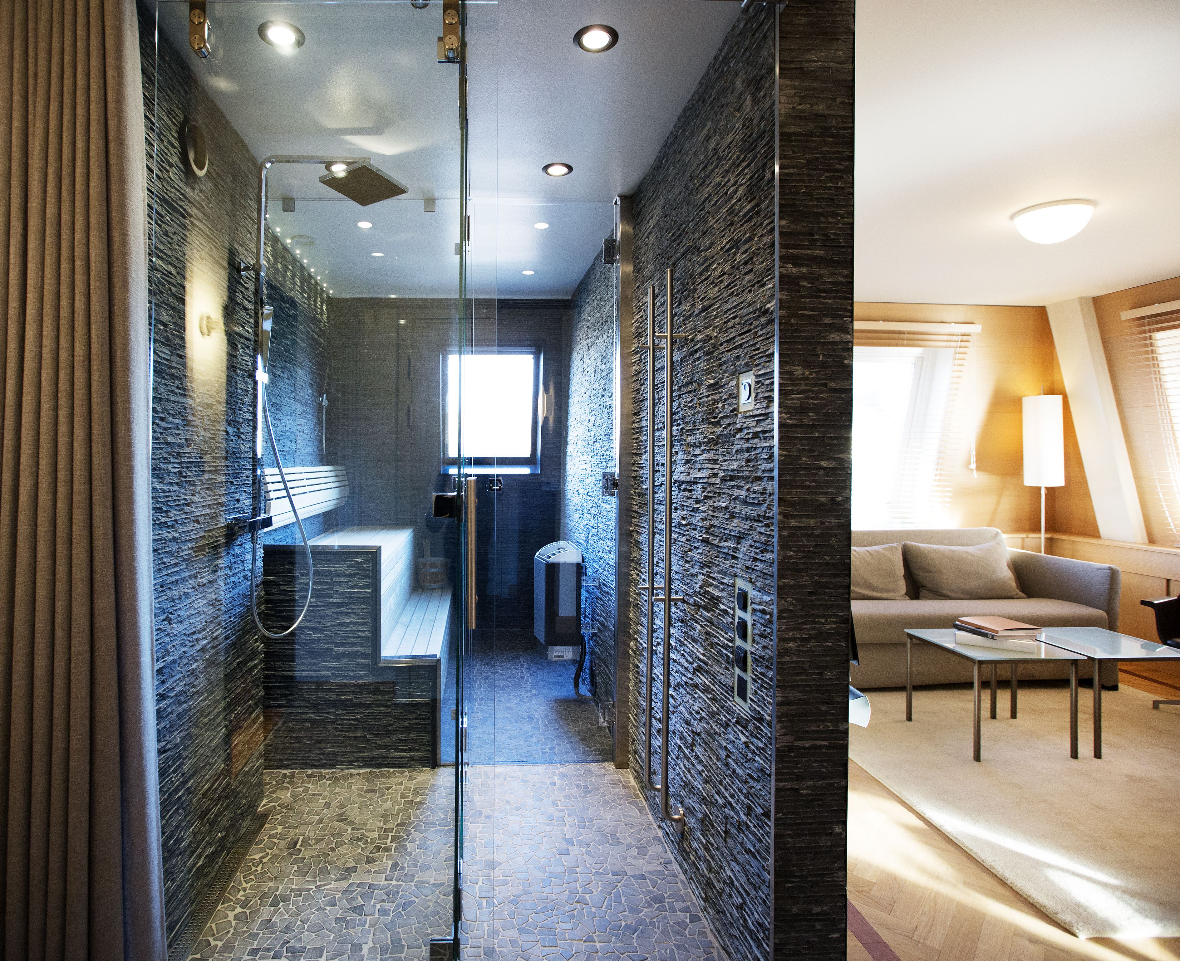suite | bathroom | free toiletries, hair dryer, towels