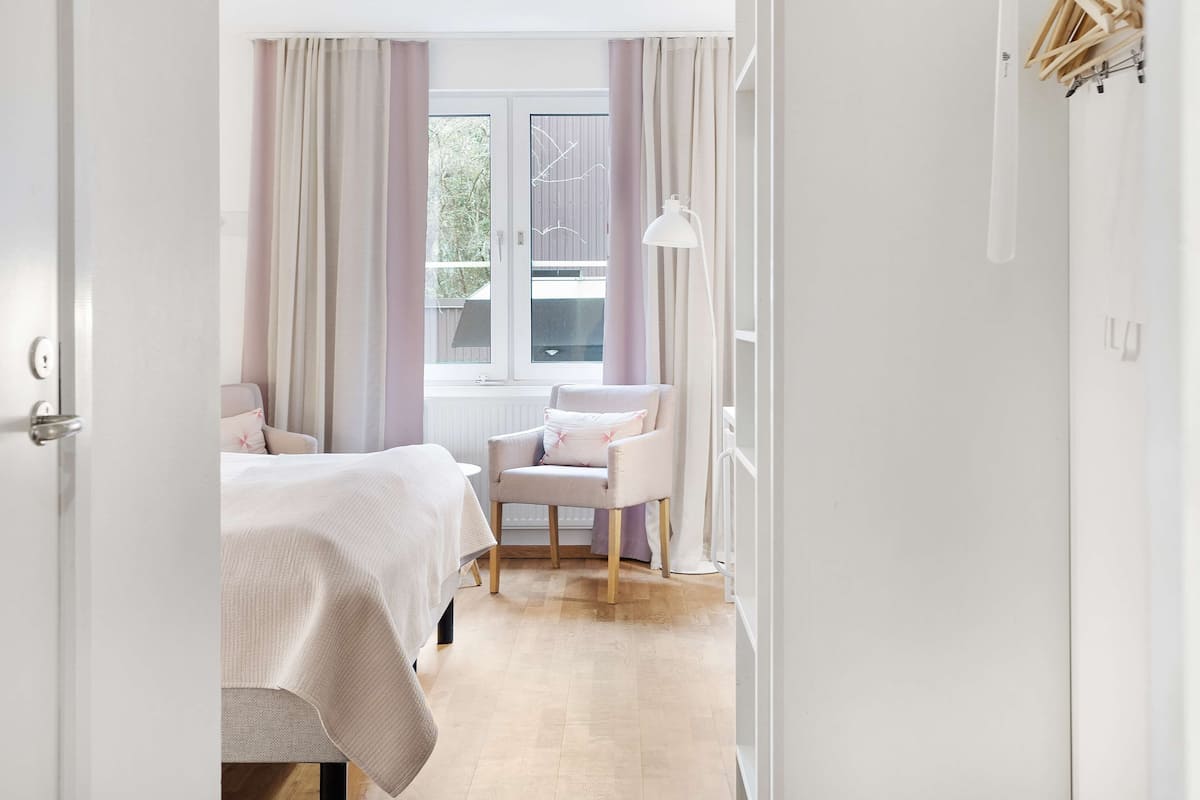 in-room safe, individually decorated, individually furnished, desk