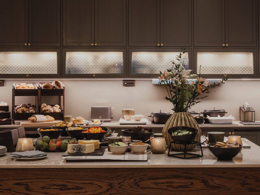 Free daily buffet breakfast