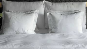 Bàn, bàn ủi/dụng cụ ủi quần áo, truy cập Internet không dây miễn phí