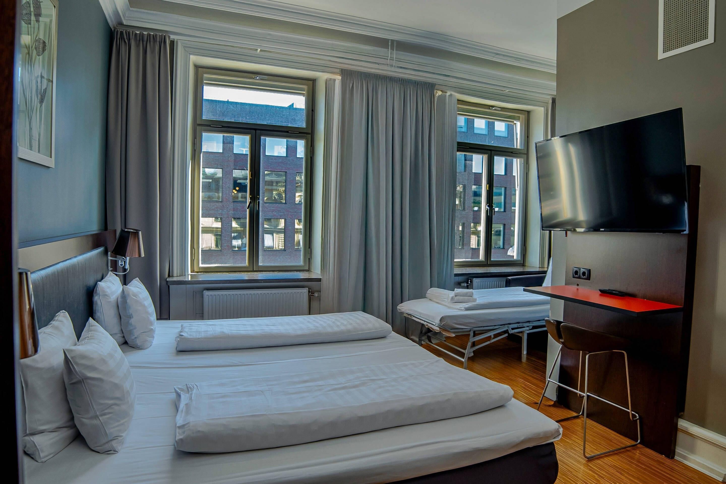 Standard Room | Cribs/infant beds, bed sheets, alarm clocks