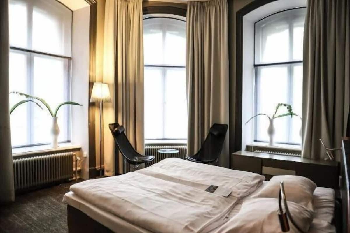 Babybetten, Bettwäsche, Wecker