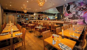 Breakfast, lunch, dinner served; Belgian cuisine