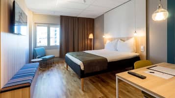 Standard Double Room | Desk, blackout drapes, cribs/infant beds, rollaway beds