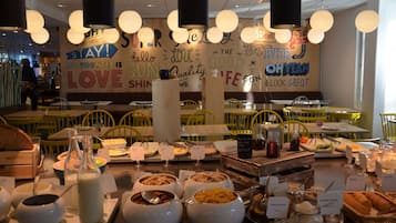 Desayuno buffet todos los días (SEK 179 por persona)