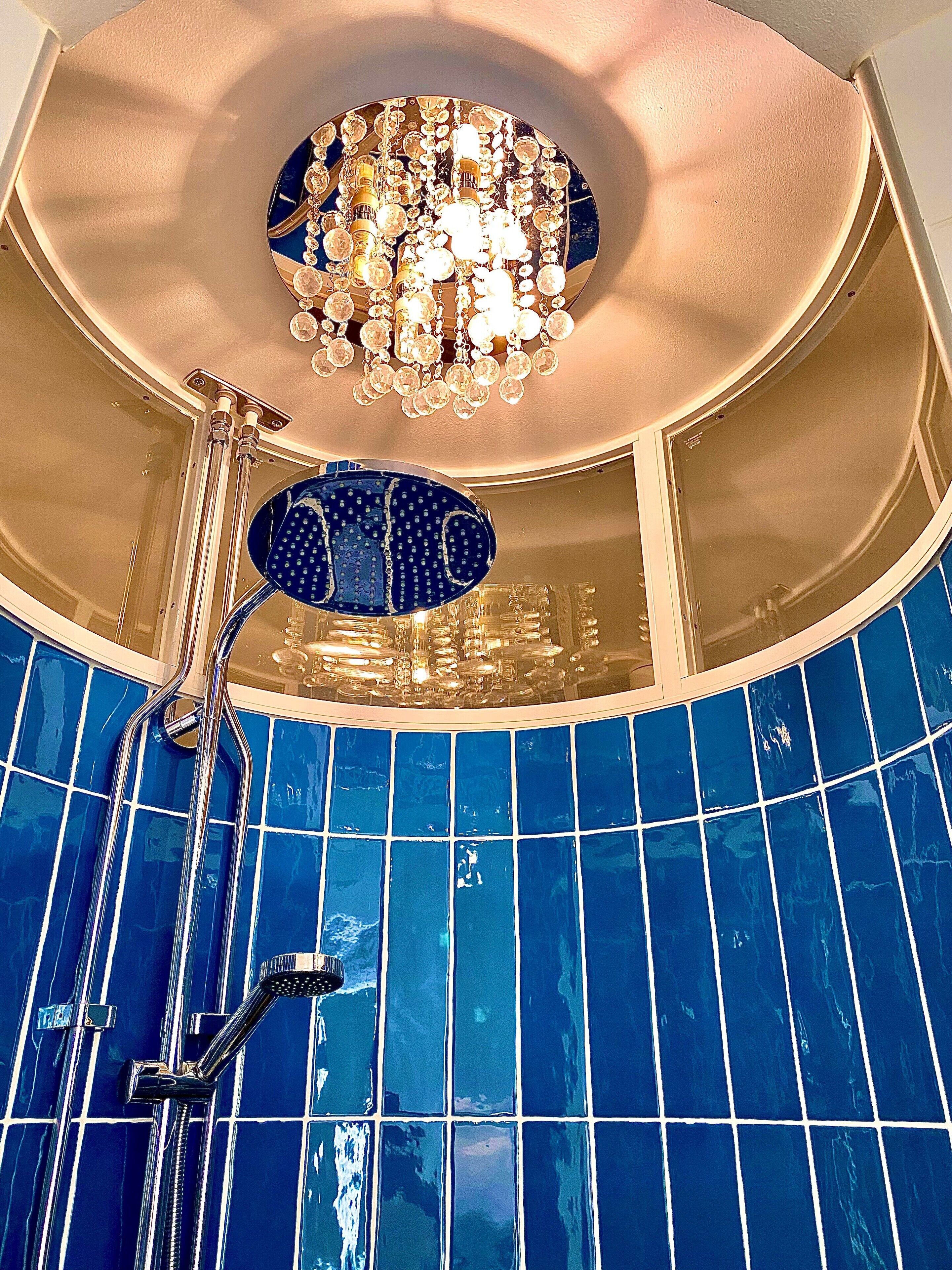 classic single room | bathroom | shower, rainfall showerhead, eco-friendly toiletries, hair dryer