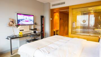 Deluxe Double Room | Egyptian cotton sheets, premium bedding, down comforters, minibar