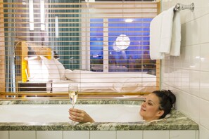 豪華雙人房, 陽台 | 埃及棉床單、高級寢具、羽絨被、迷你吧