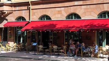 Breakfast, dinner, brunch served; Scandinavian cuisine