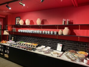 Petit-déjeuner buffet compris tous les jours