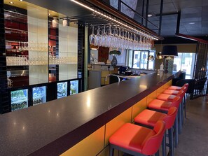 酒吧（店内）