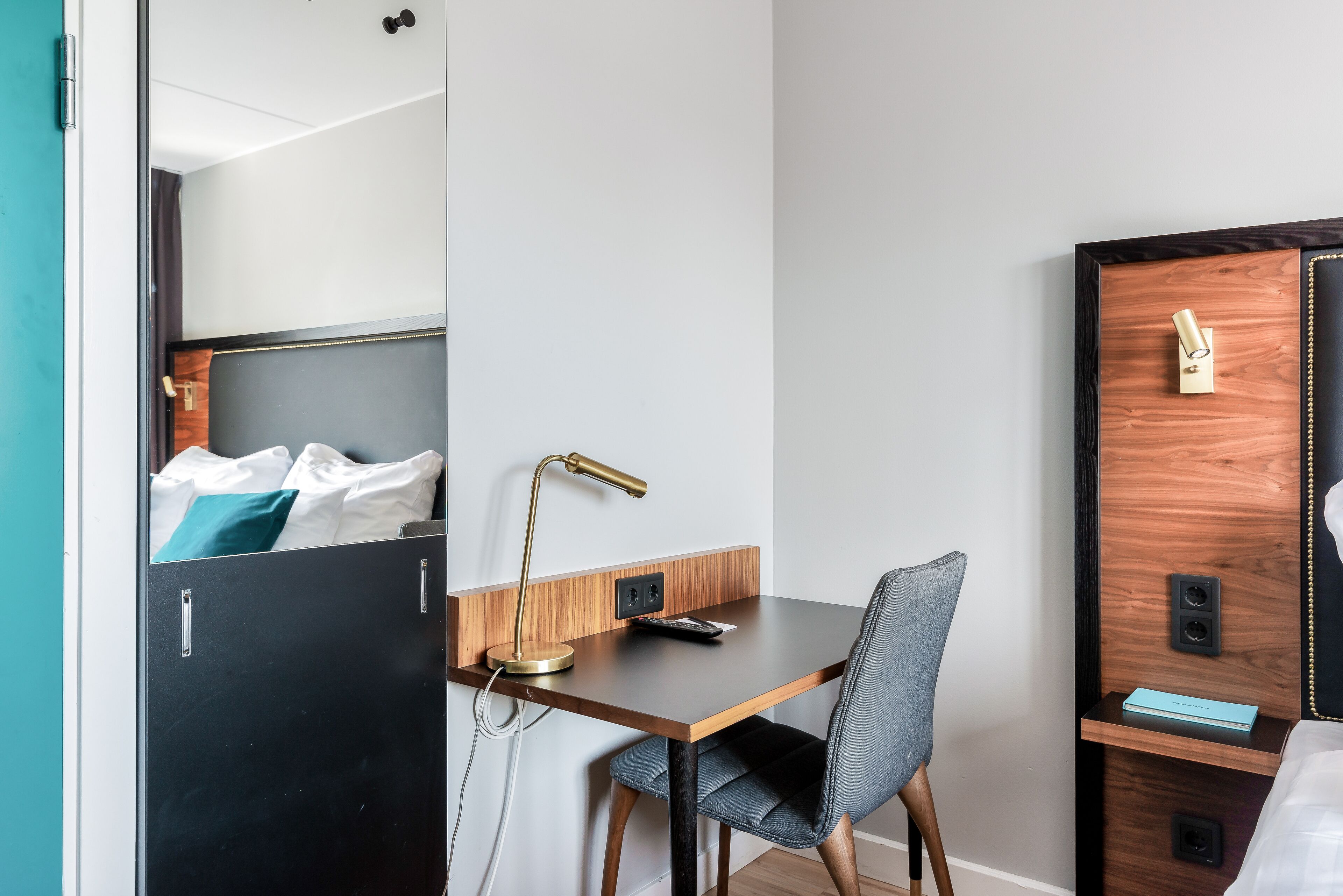 standard room, 2 single beds | desk, iron/ironing board, cots/infant beds, rollaway beds