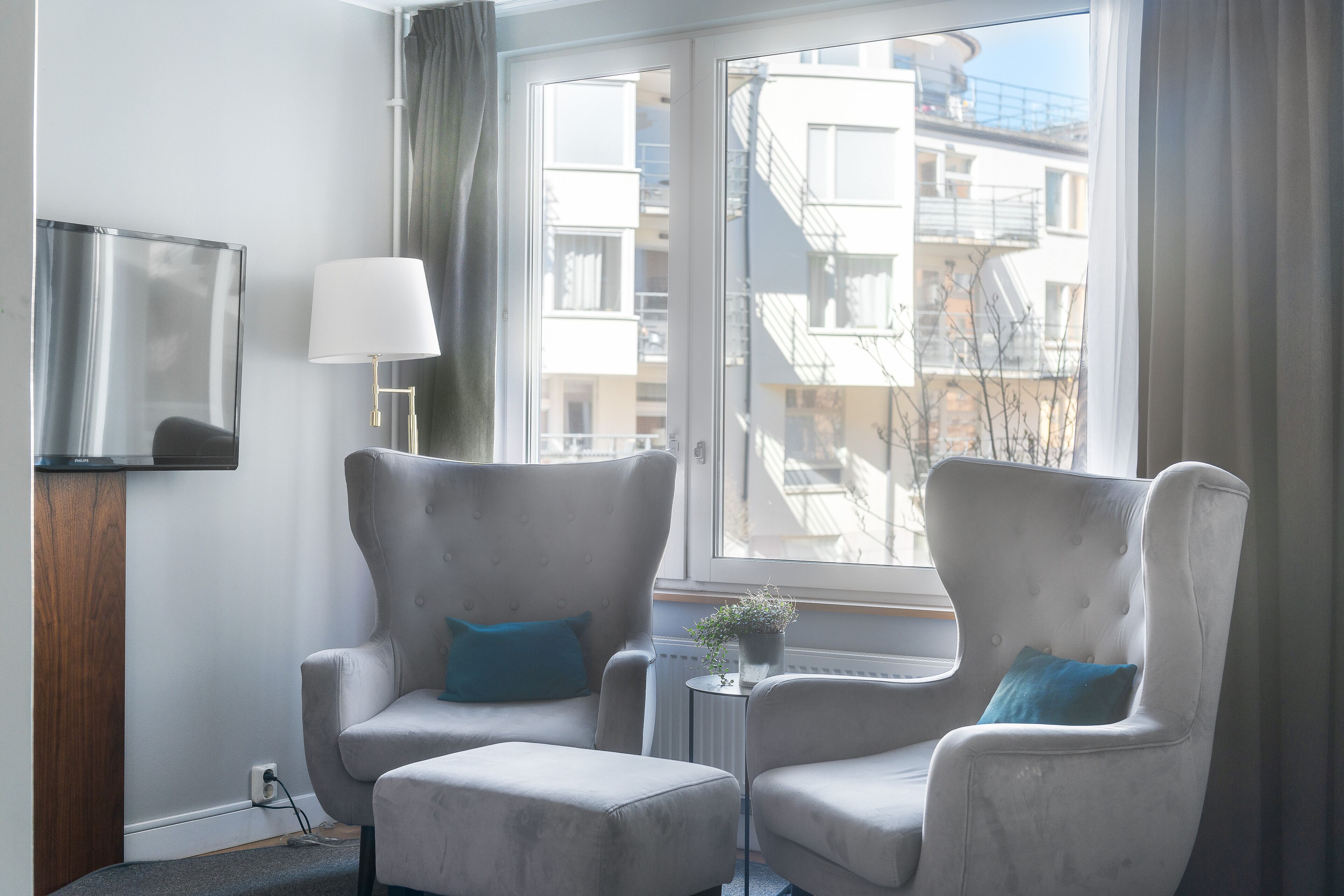 deluxe room, 1 double bed | desk, iron/ironing board, cots/infant beds, rollaway beds