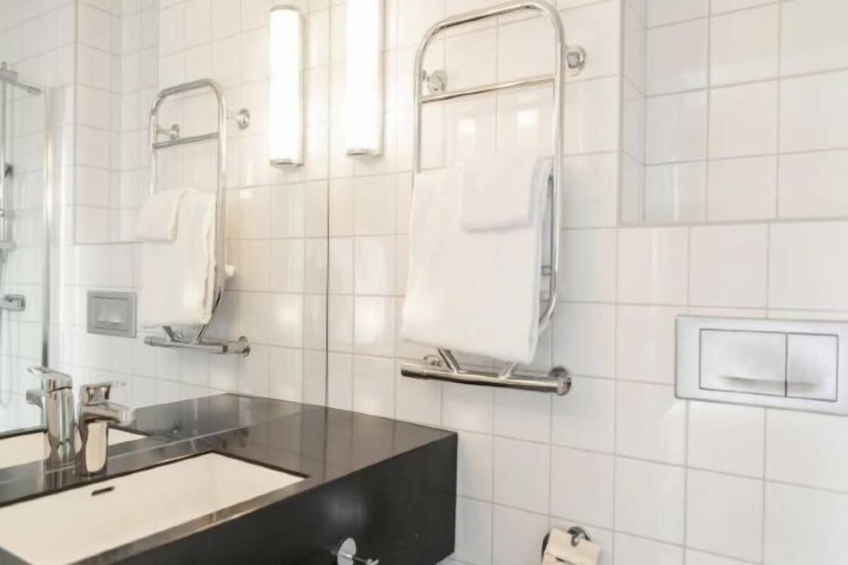 Banheiro | Secador de cabelo, toalhas de banho