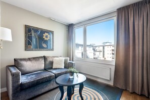 Deluxe Room, 1 Double Bed | Desk, iron/ironing board, cribs/infant beds, rollaway beds