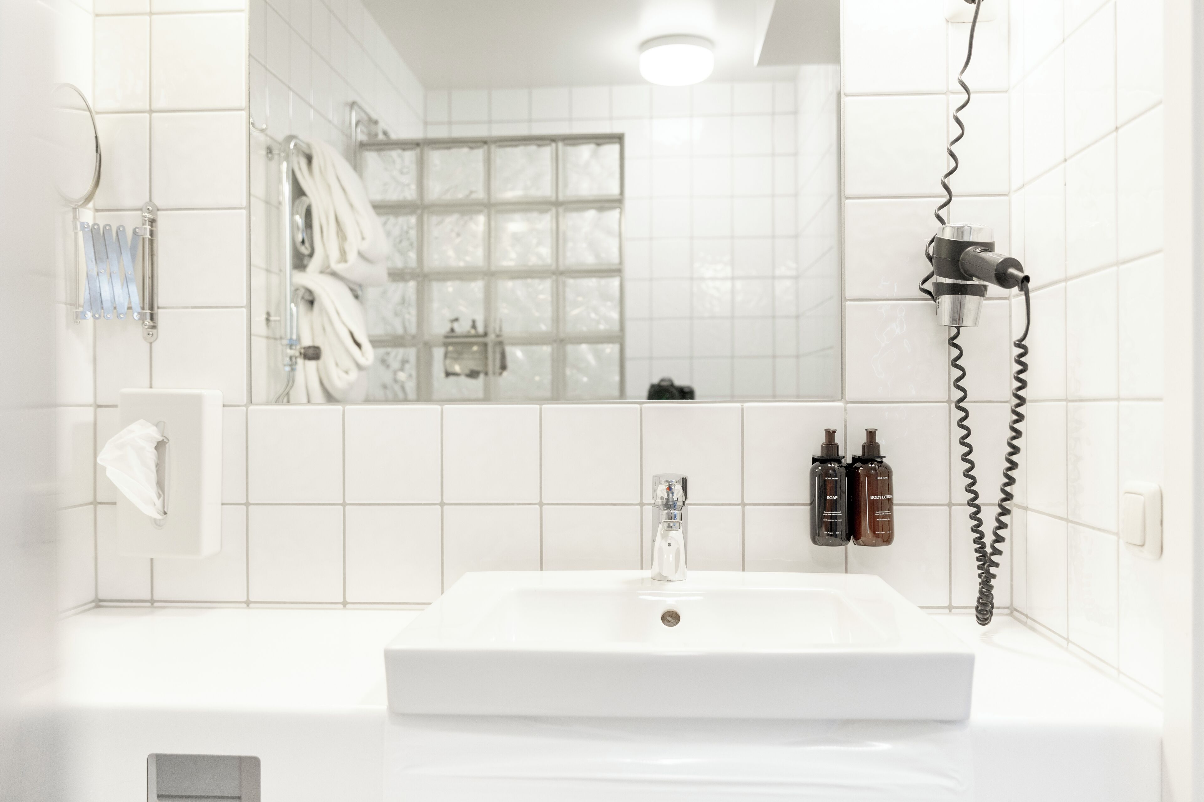 Photo - Home Hotel Tapto