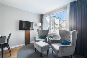Deluxe Room, 1 Double Bed | Desk, iron/ironing board, cots/infant beds, rollaway beds - Home Hotel Tapto (Stockholm)