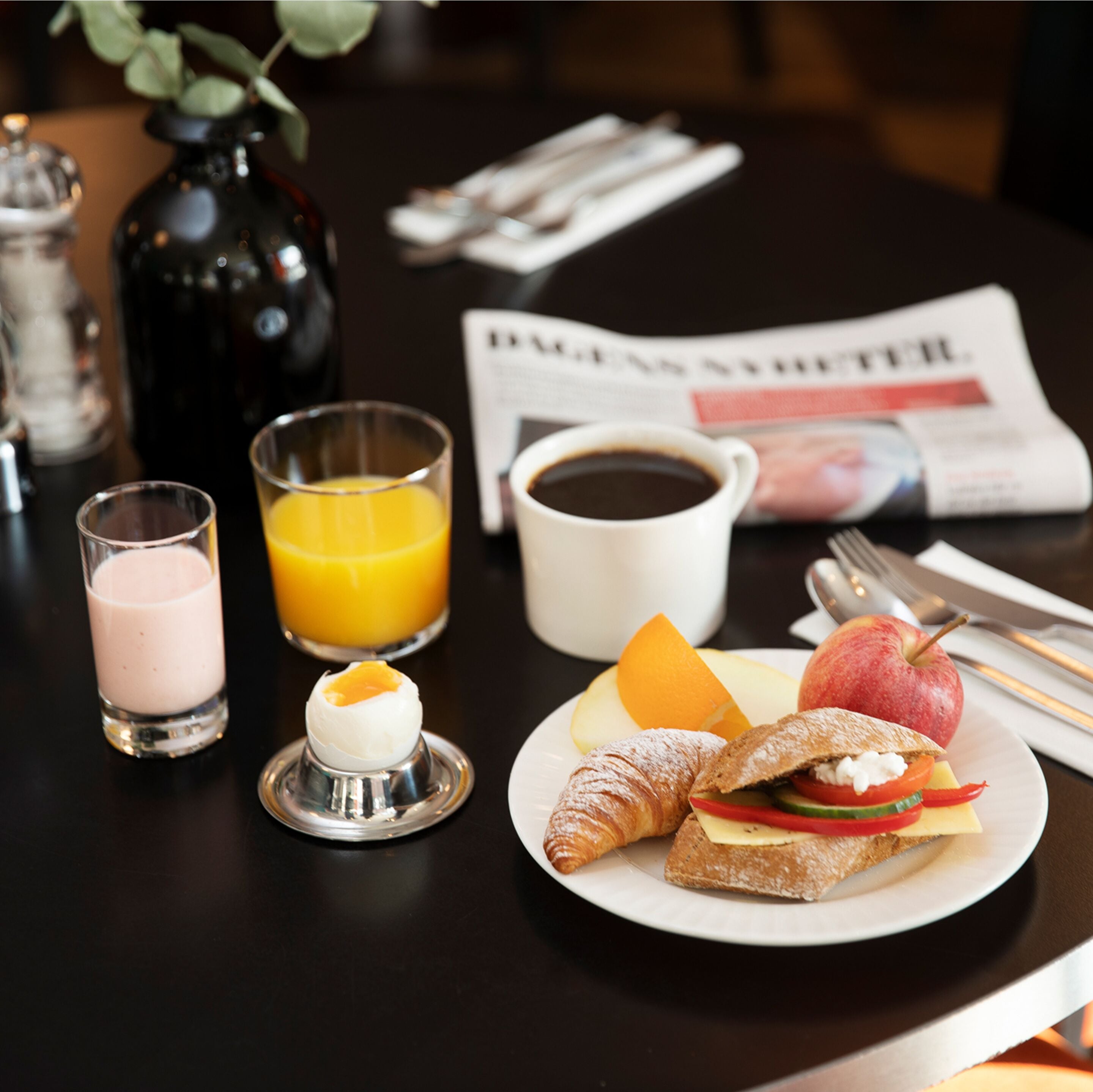 free daily full breakfast