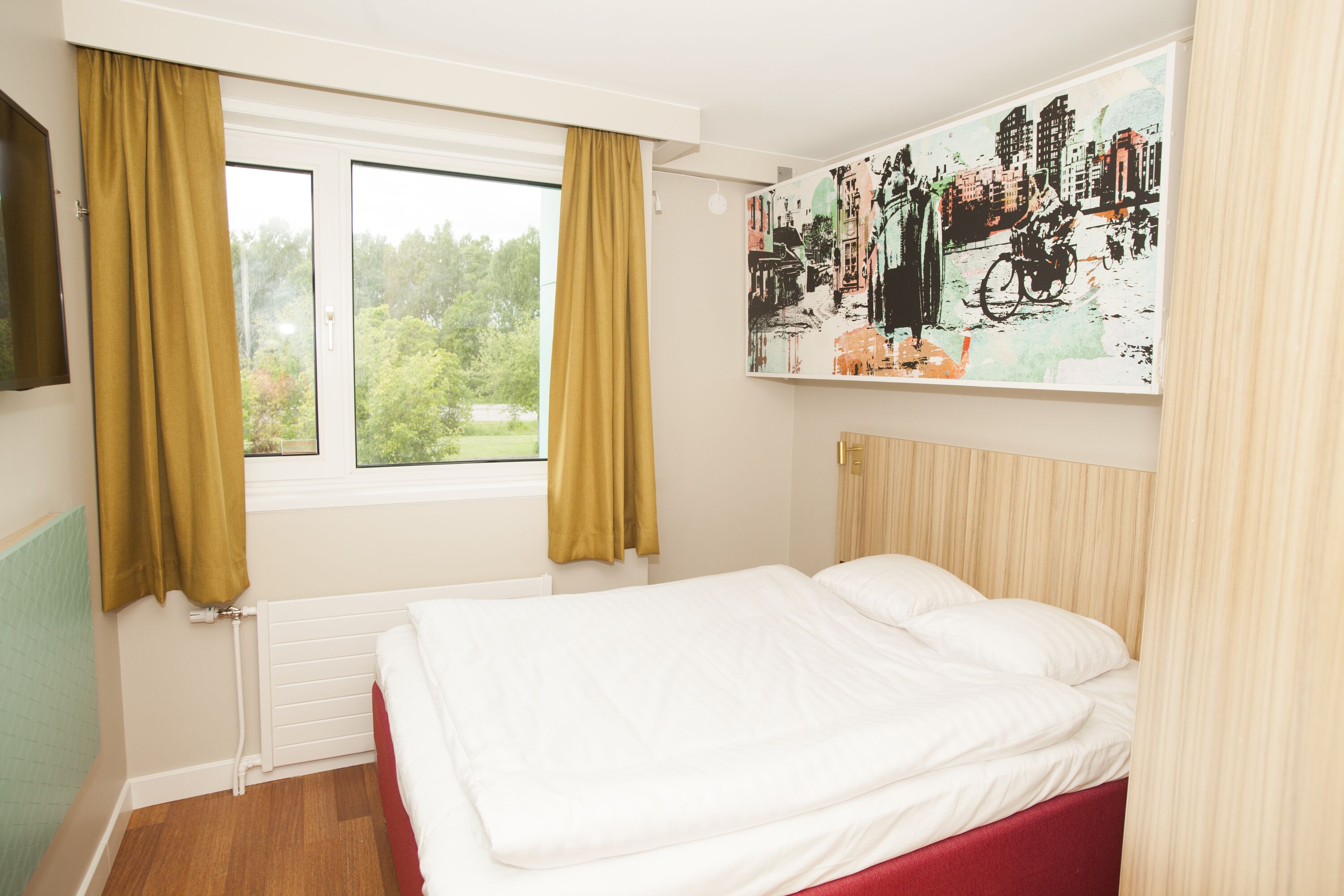 Good Morning Double Room | In-room safe, desk, blackout curtains, soundproofing