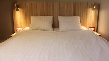 In-room safe, desk, blackout drapes, soundproofing