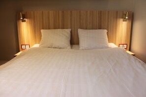 In-room safe, desk, blackout drapes, soundproofing - Good Morning Västerås (Vasteras)