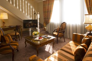 1 bedroom, premium bedding, minibar, in-room safe