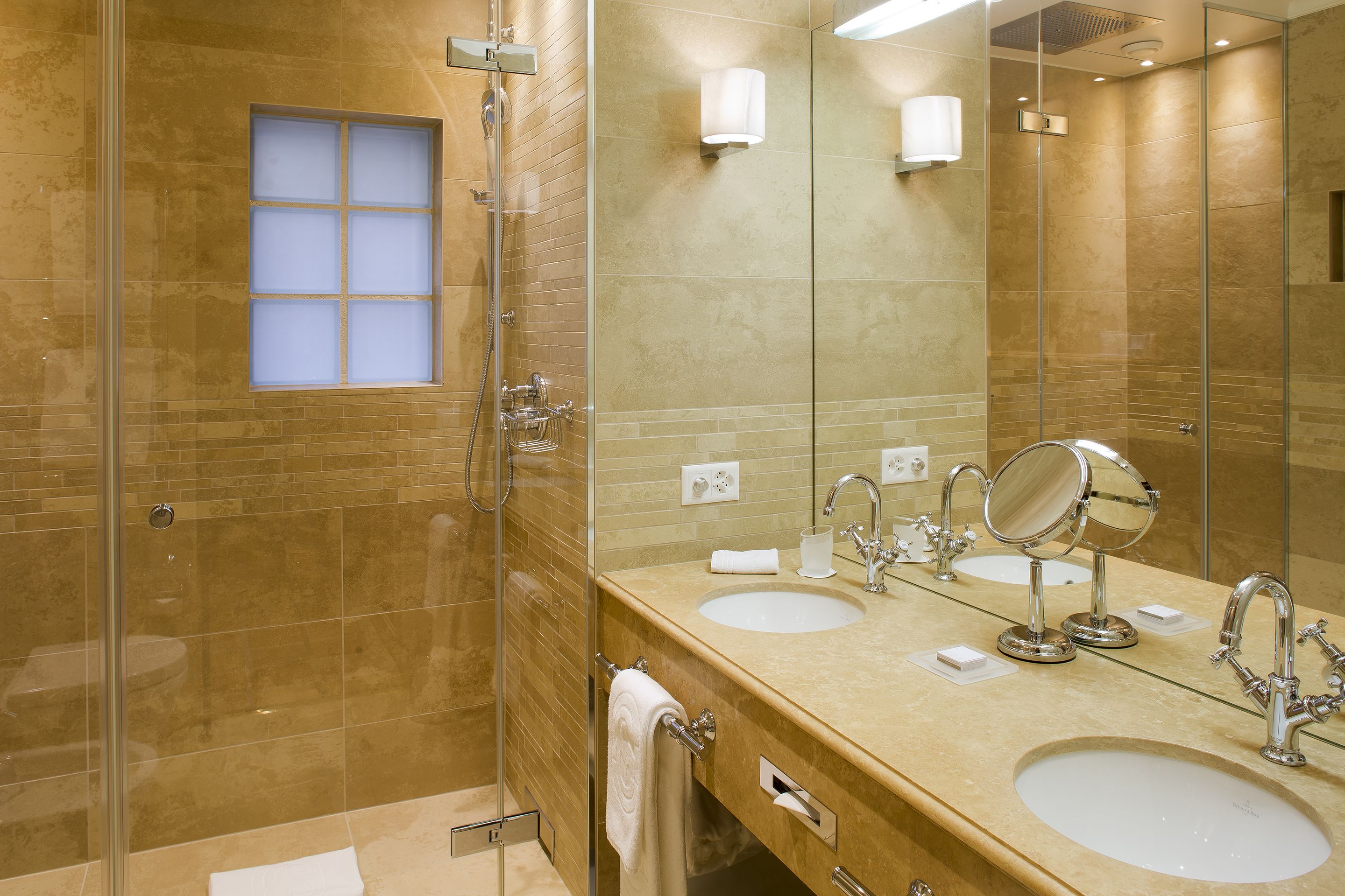 Foto - Hôtel de la Cigogne