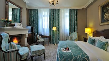 Classic Double Room | 1 bedroom, premium bedding, minibar, in-room safe