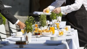 Lunsj og middag serveres