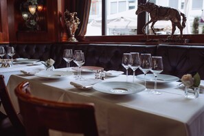 Aperto a pranzo e cena, cucina francese