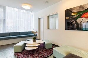 Lobby-Lounge