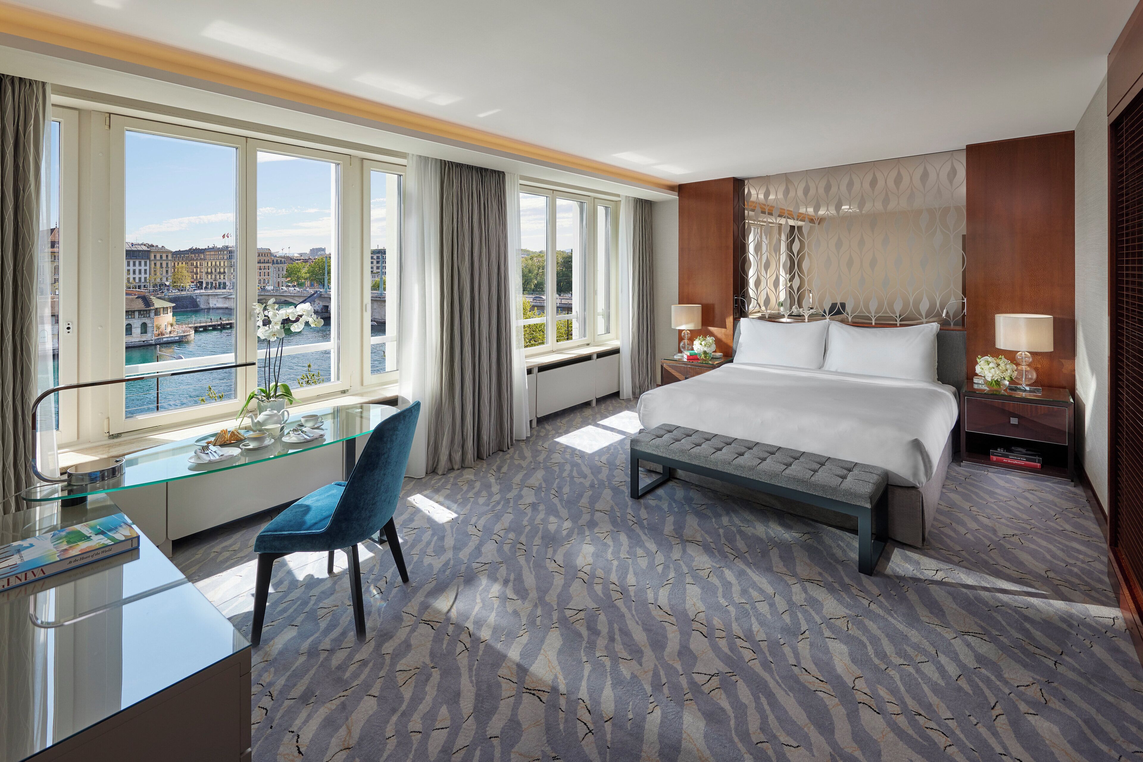 Suite, River View, Corner | Water view