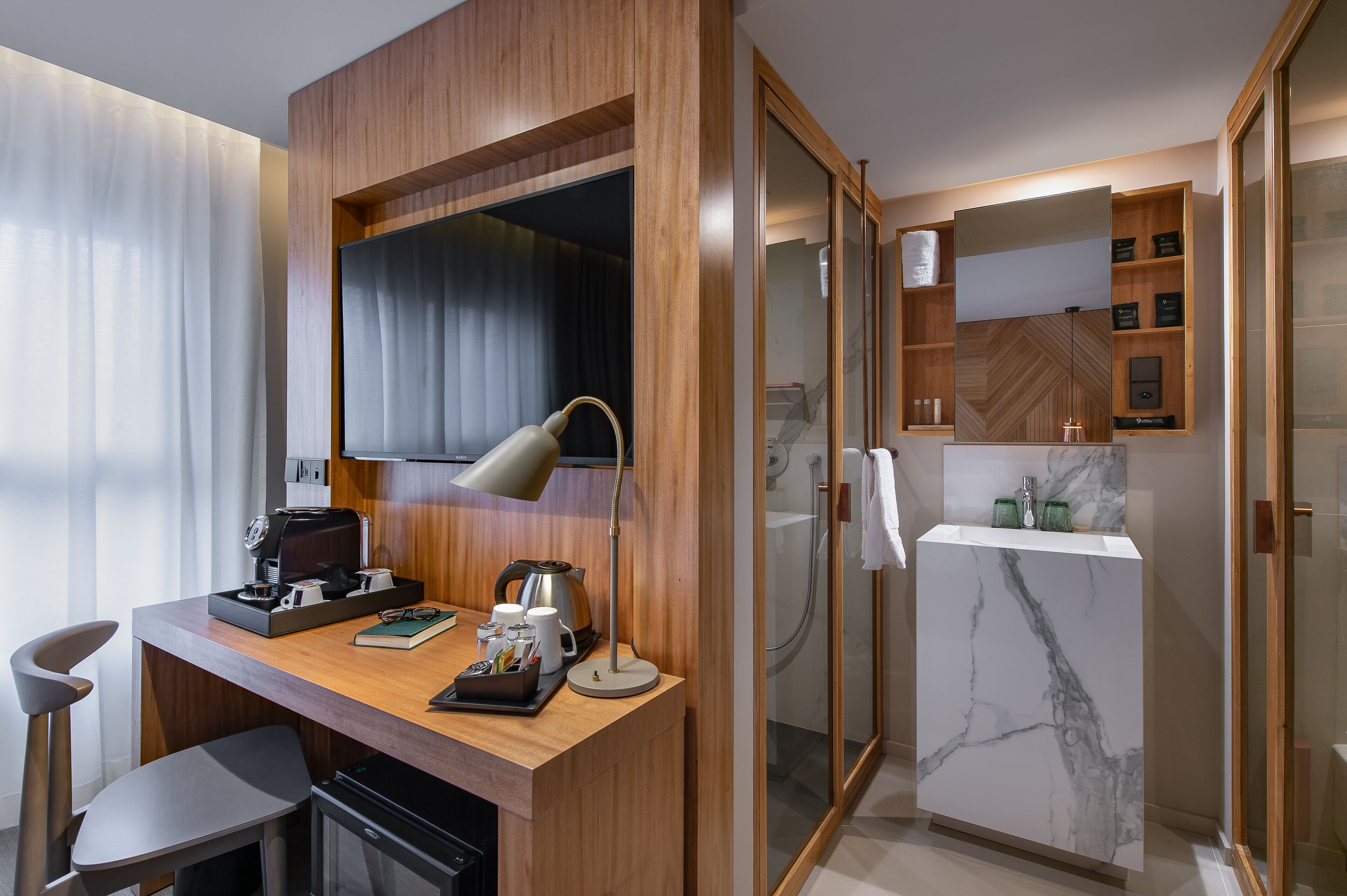 executive room | 1 bedroom, in-room safe, blackout curtains, soundproofing