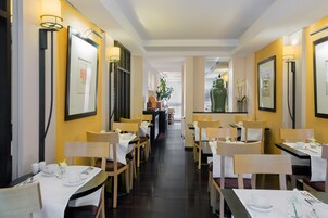 Daily buffet breakfast (CHF 22 per person)