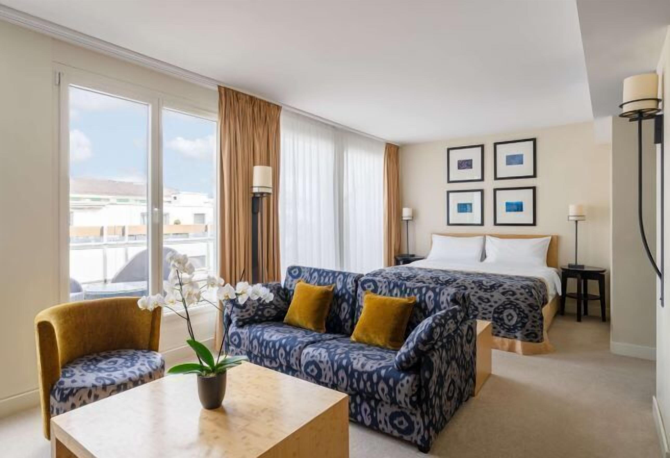 Minibar, in-room safe, individually furnished, desk