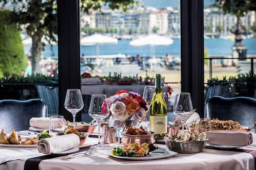 Breakfast, lunch, dinner served; international cuisine, ocean views