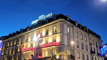 Façade de lâhĂ©bergement - soirĂ©e/nuit