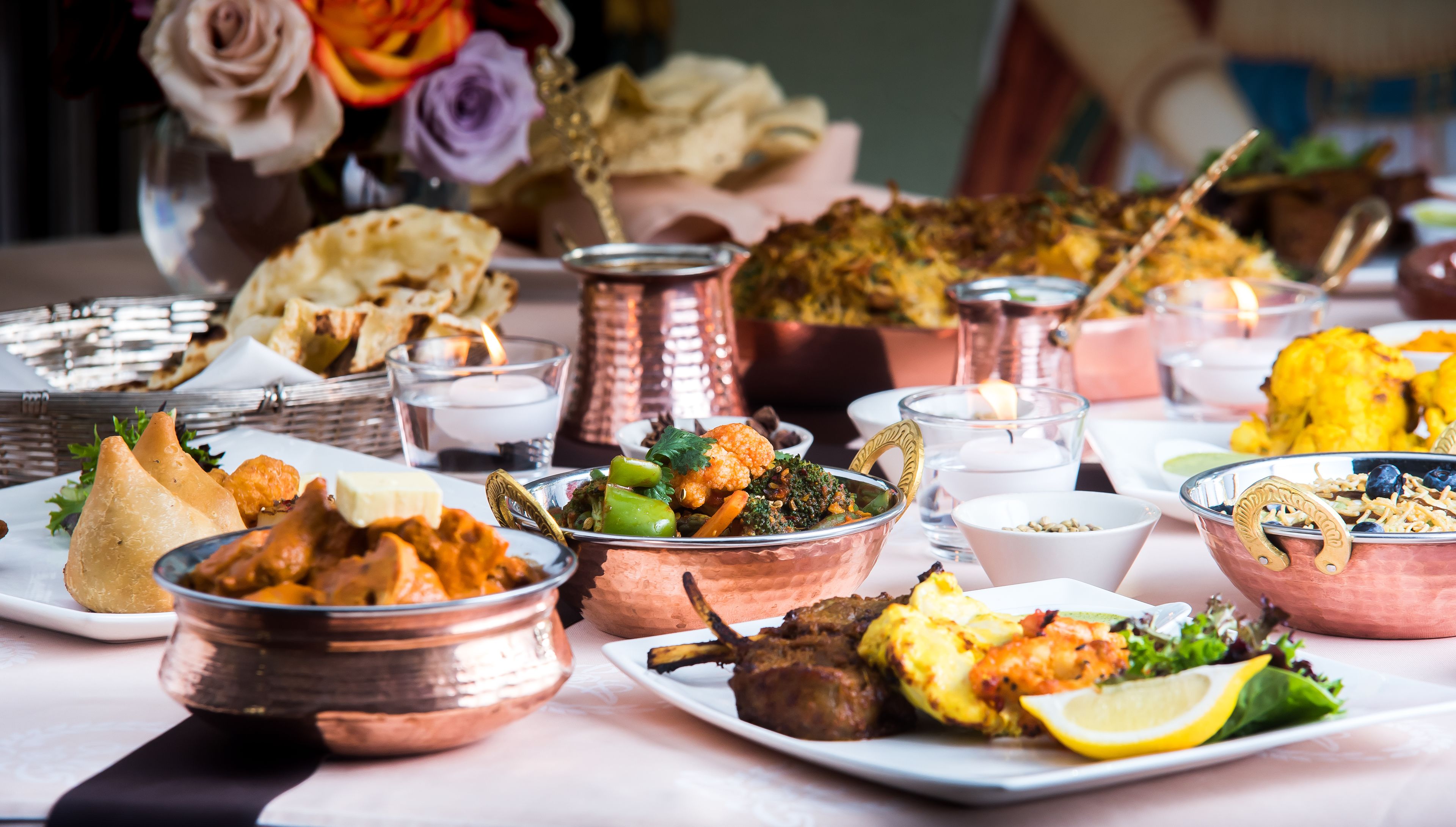 Se sirven desayunos y almuerzos; cocina internacional; con vista al mar
